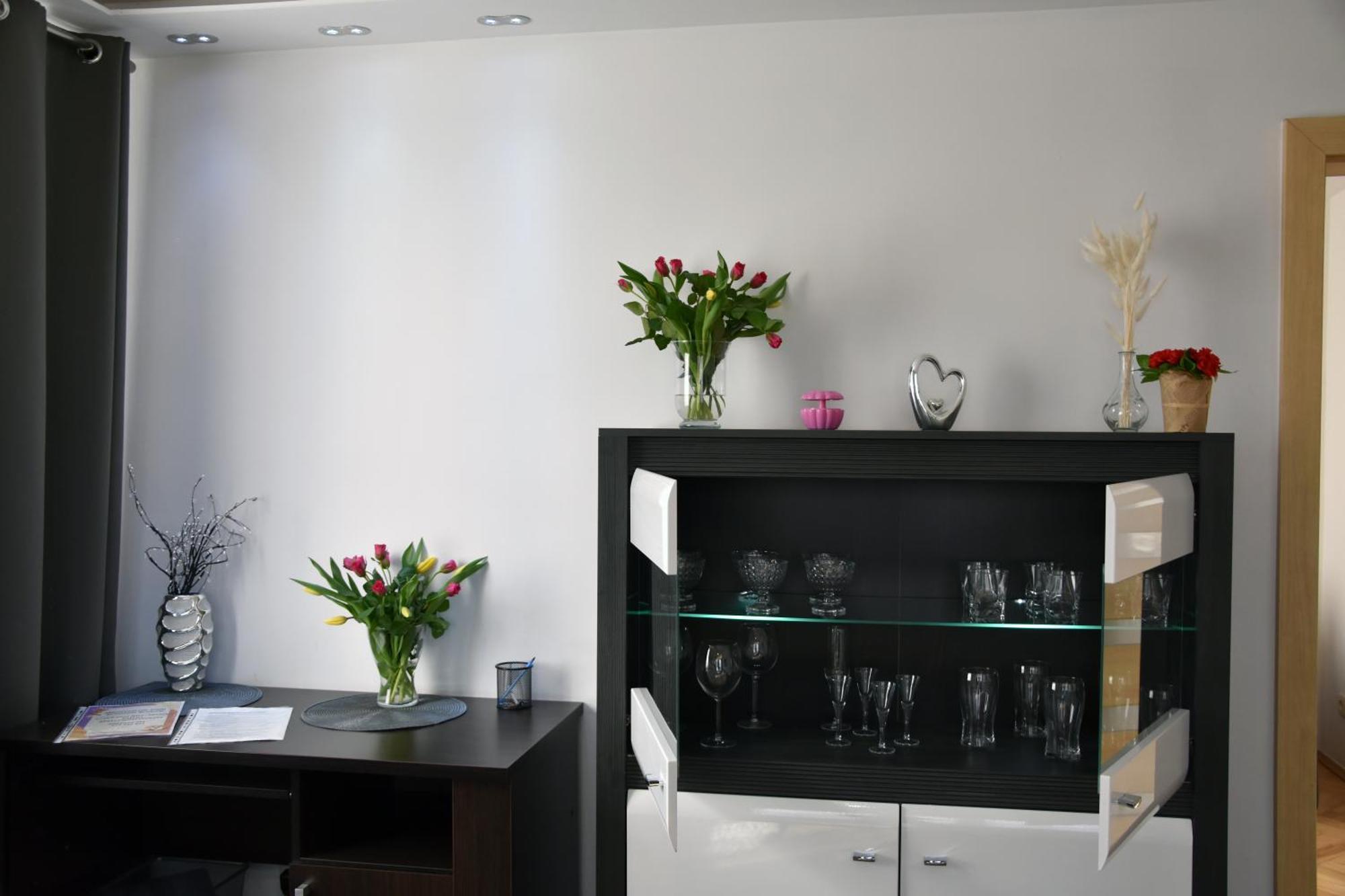 Apartament Night Premium Krakau Buitenkant foto